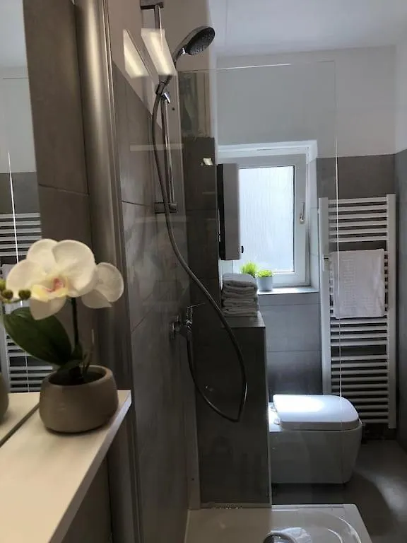Studio M - Stylish Central City Business Apartment For 5 Guests Düsseldorf